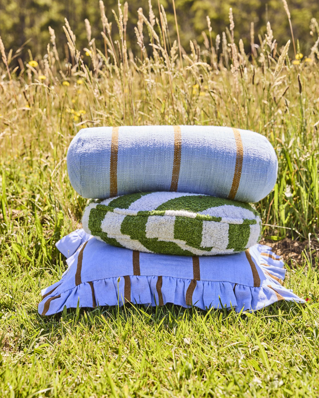 Como Frill Cushion
