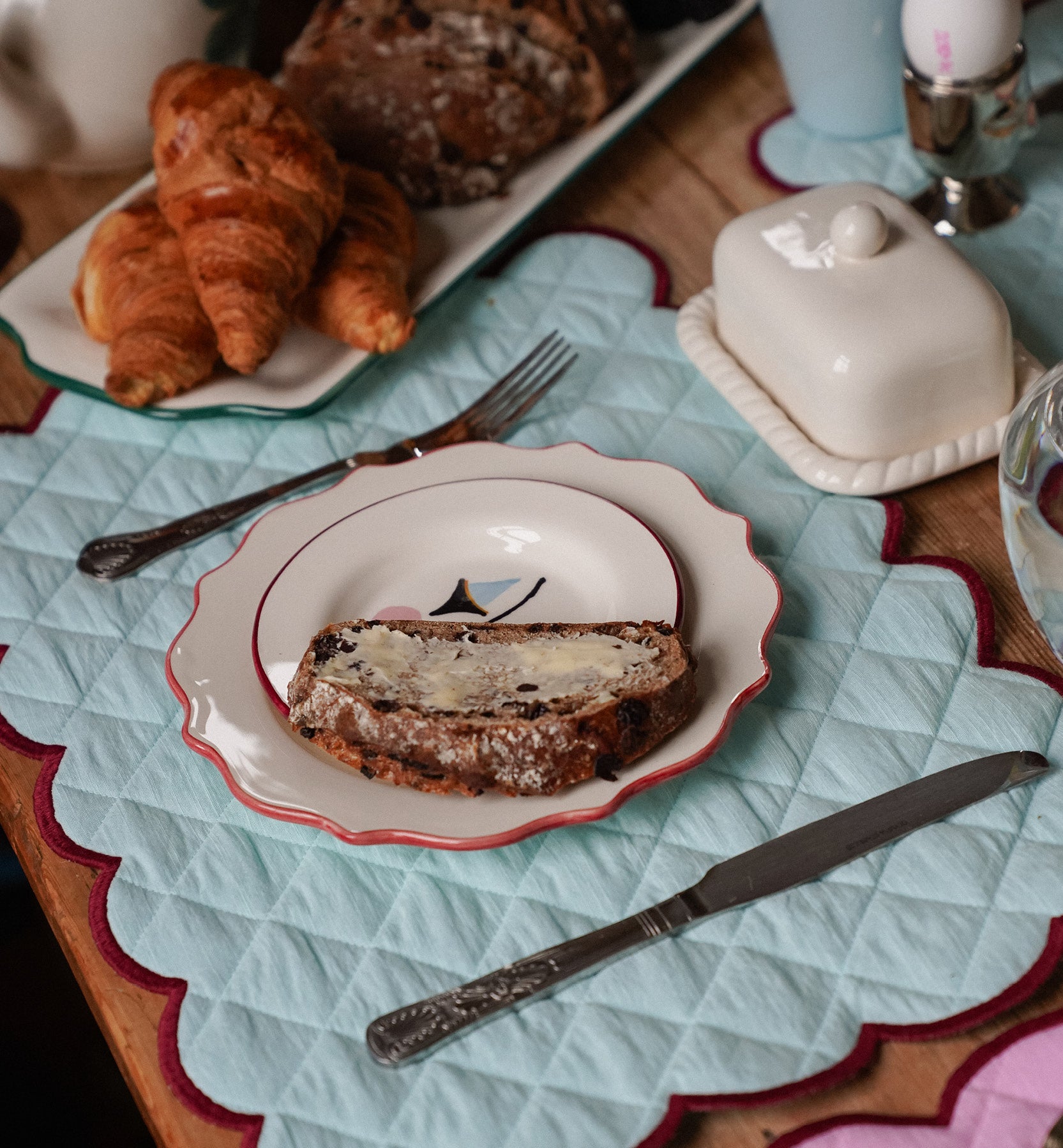 Frosty Scalloped Placemat