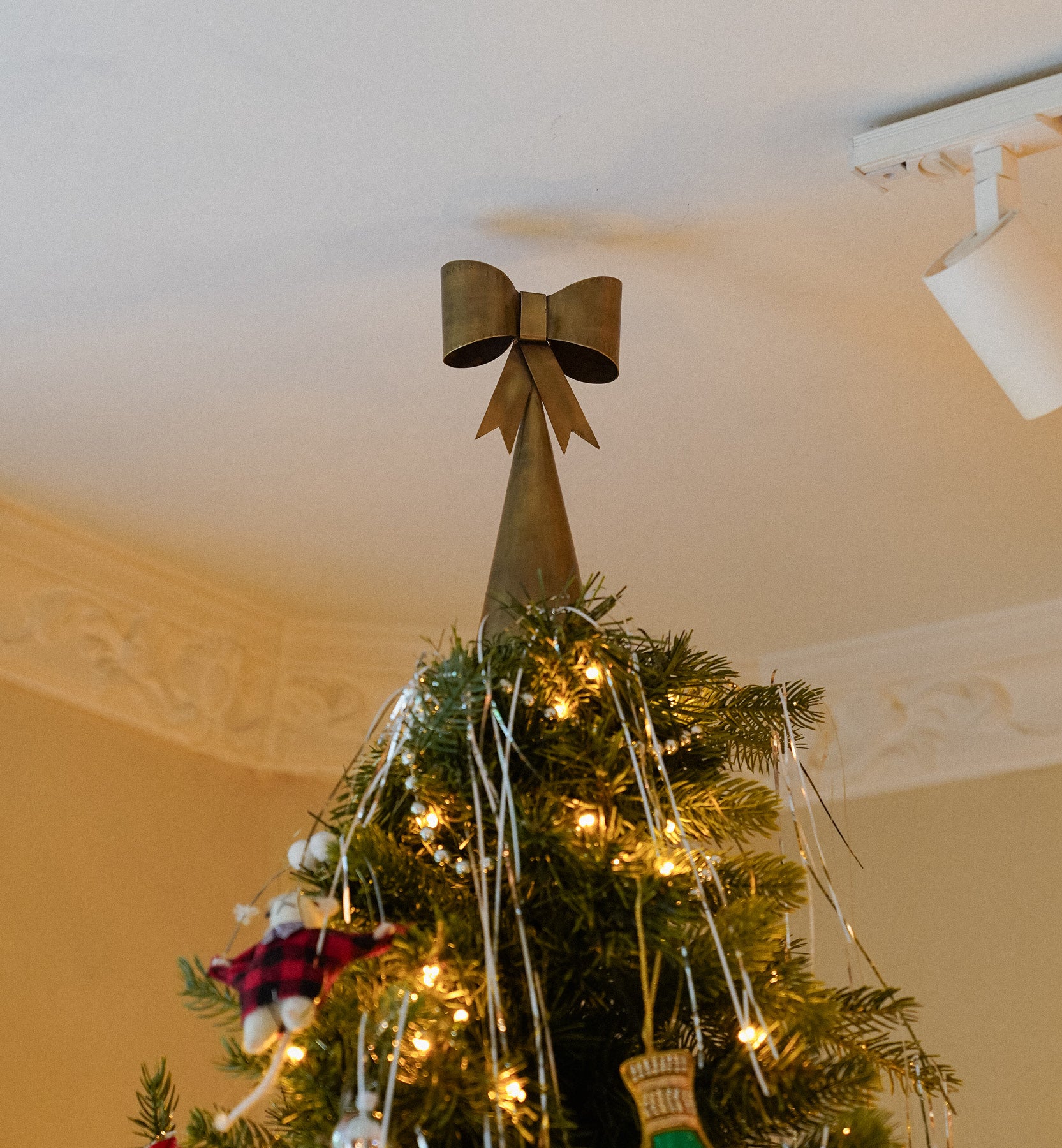 Ribbon Tree Topper