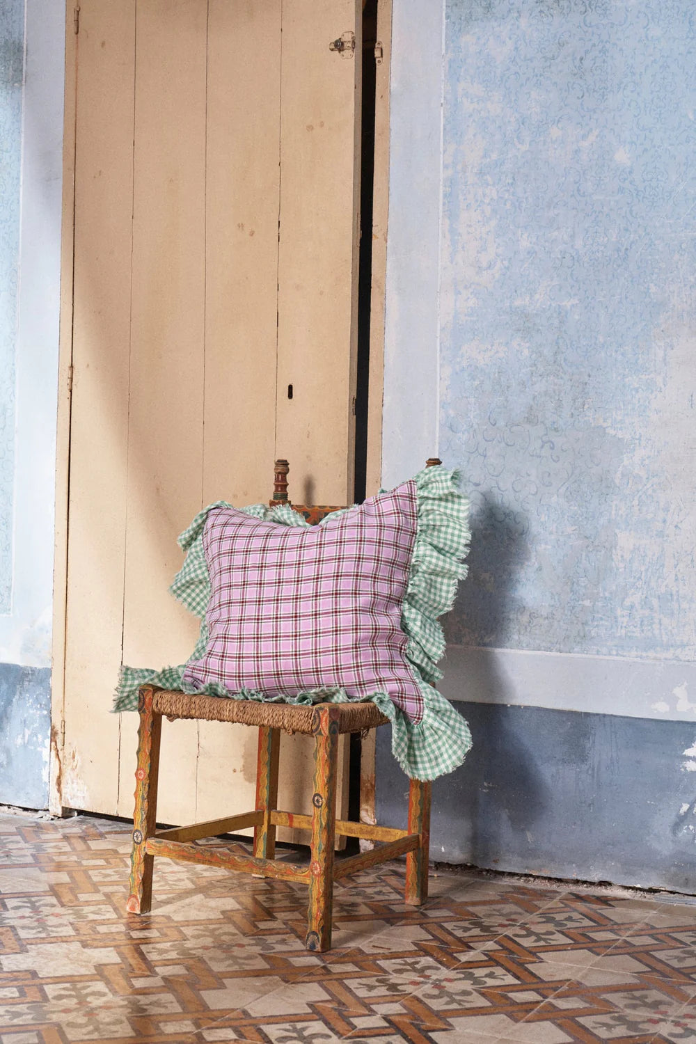 Marmelatto Ruffle Cushion