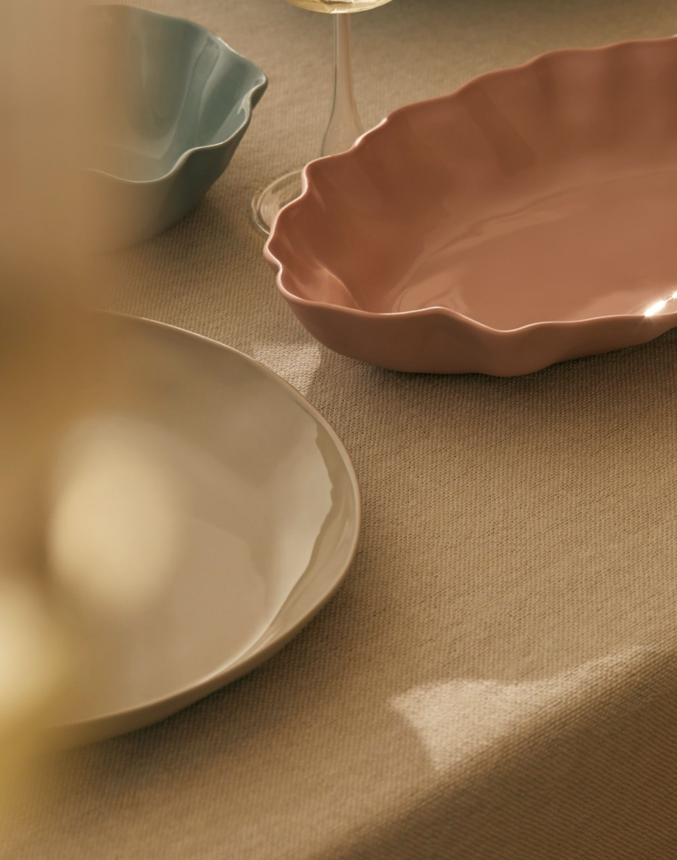 Ruffle Platter - Icy Pink