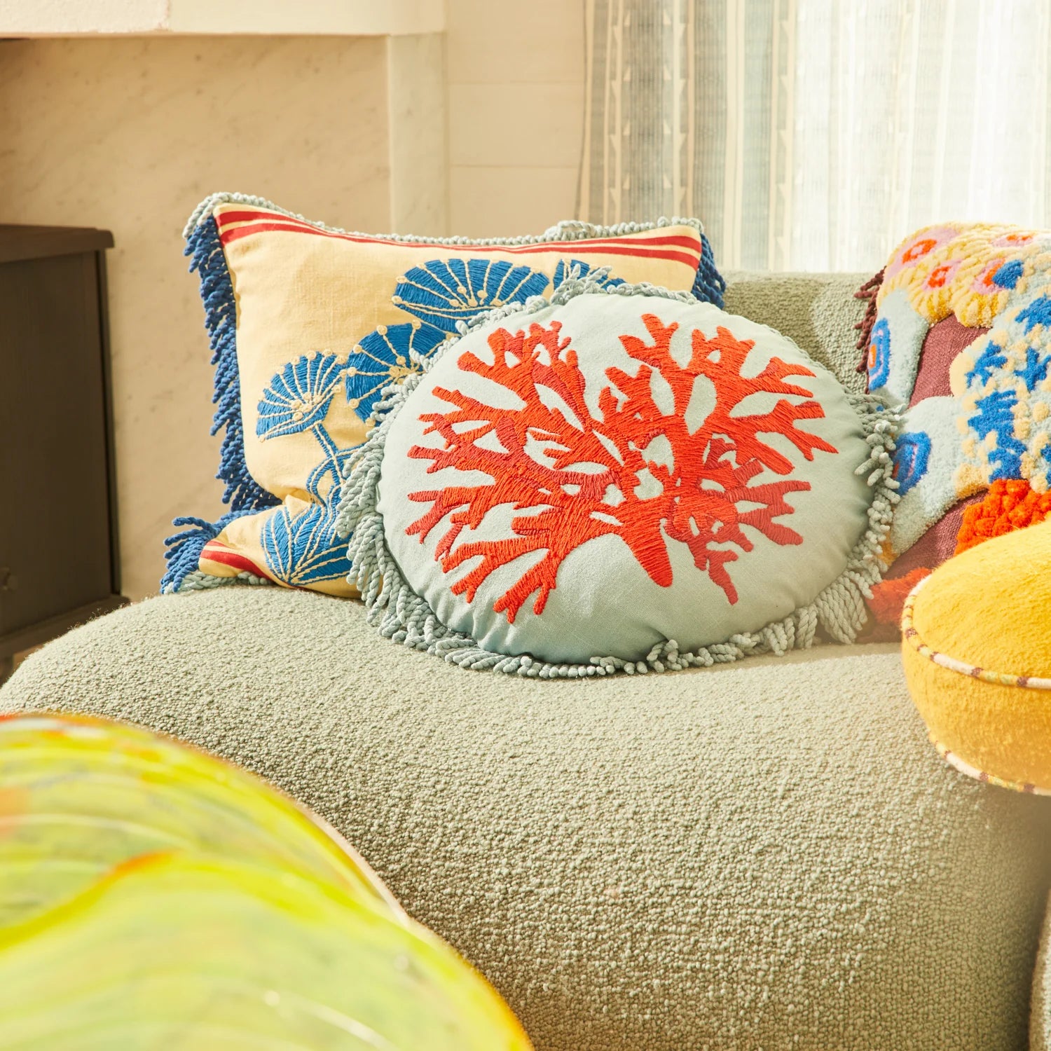 Coral Round cushion